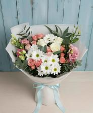 Букет цветов из:  Розы, Лизиантусы и Хризантемы в Селенгинске