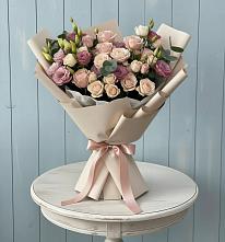 Букет цветов из:  Розы и Лизиантусы в Селенгинске