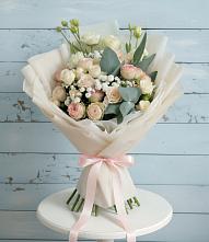 Букет цветов из:  Розы и Лизиантусы в Селенгинске