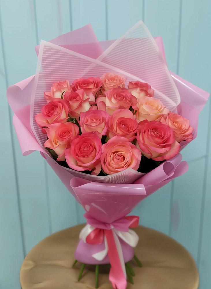 Букет 15 Розовых роз Равель в Селенгинске