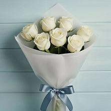 Букет 7 Белых роз Эдлесс Лав в Селенгинске
