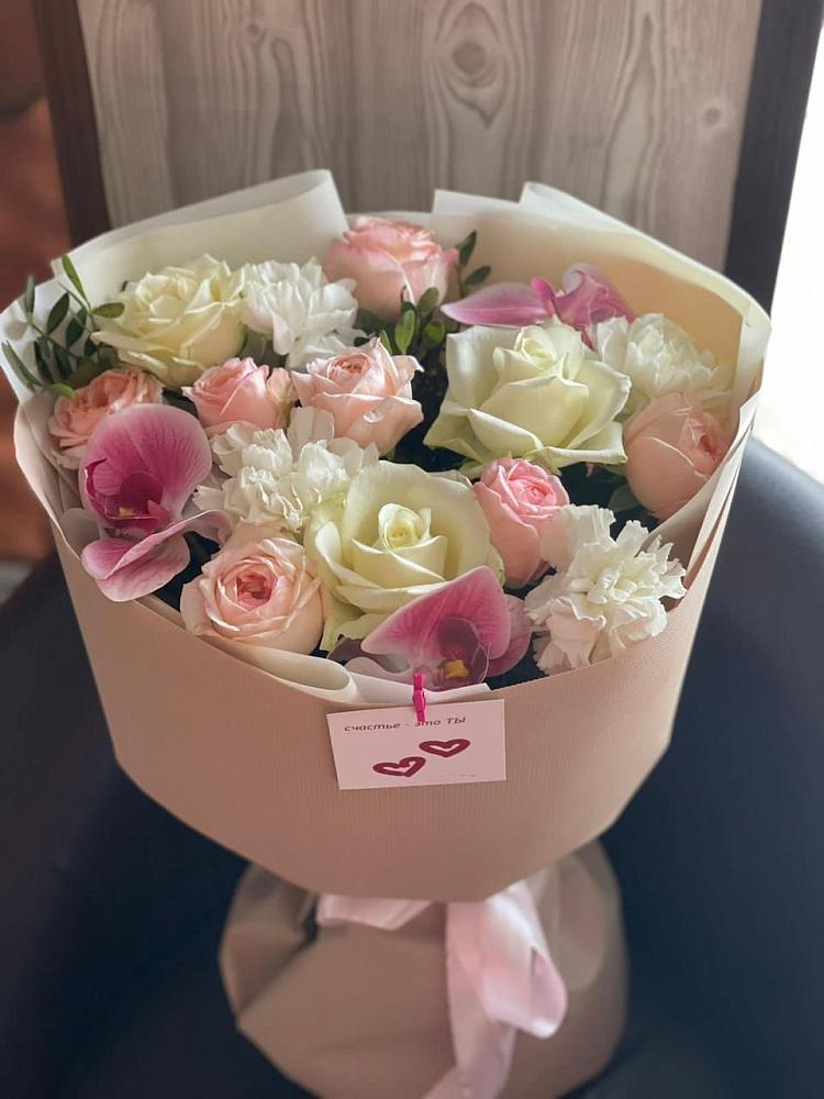 Букет цветов из: Орхидеи, Розы и Гвоздики в Селенгинске