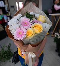 Букет цветов из:  Герберы, Розы и Хризантемы в Селенгинске