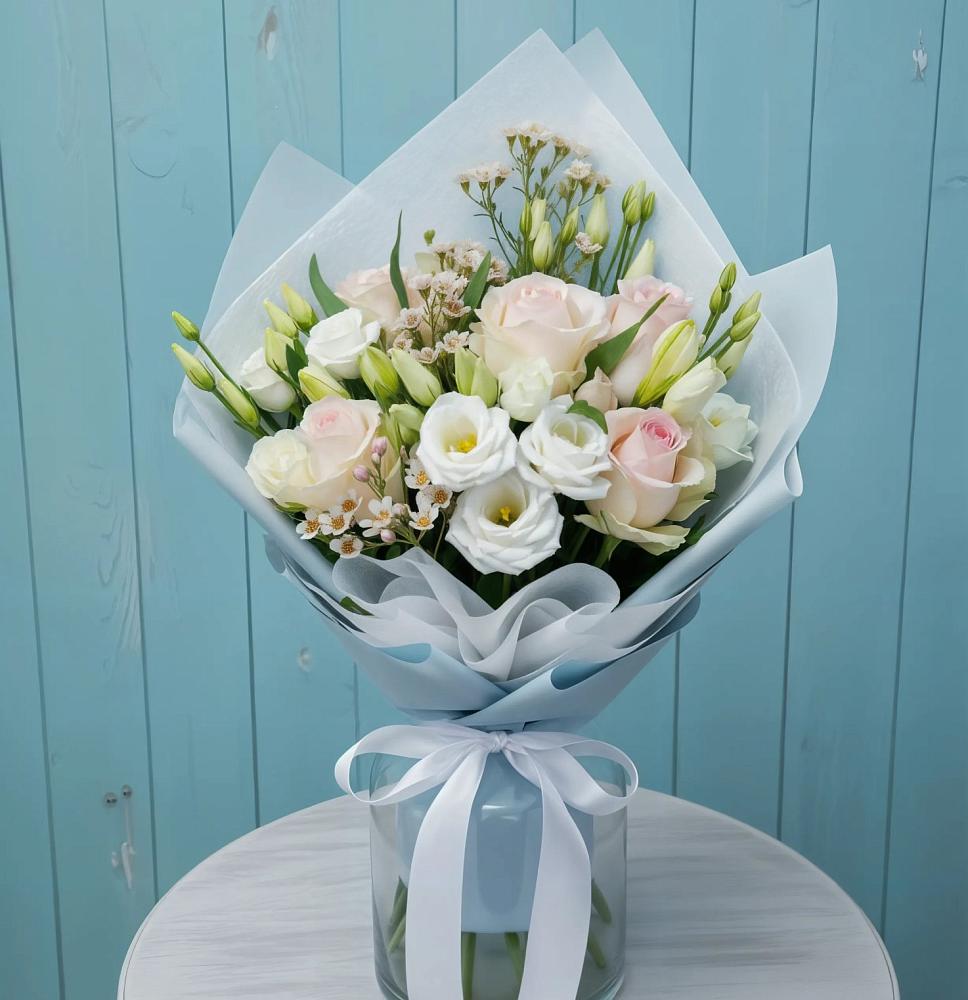 Букет цветов из: Розы и Лизиантусы в Селенгинске