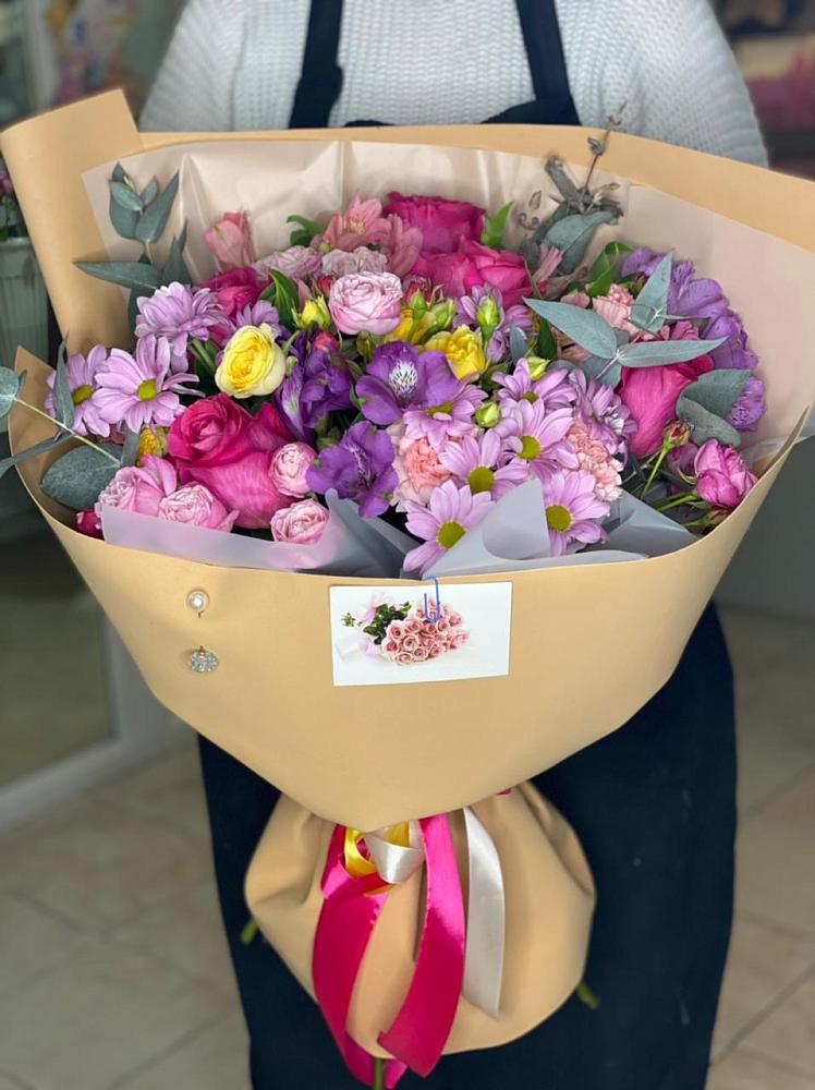 Букет цветов из: Хризантемы, Гвоздики и Альстромерии в Селенгинске