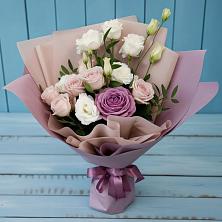 Букет цветов из:  Розы и Лизиантусы в Селенгинске