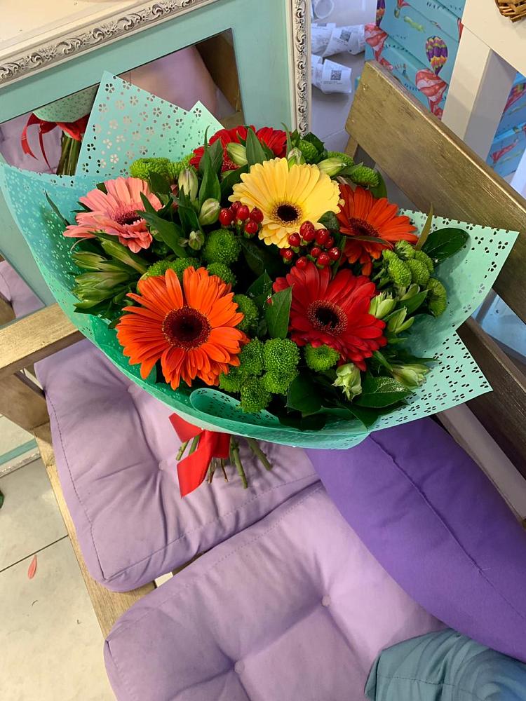 Букет цветов из: Герберы, Хризантемы и Альстромерии в Селенгинске