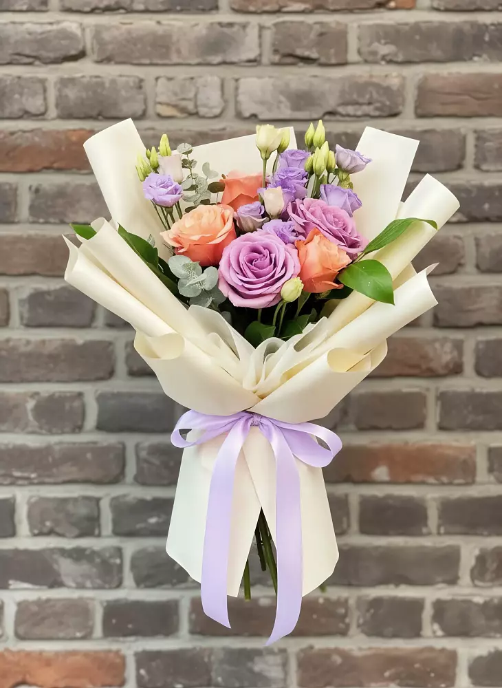 Букет цветов из: Лизиантусы и Розы в Селенгинске