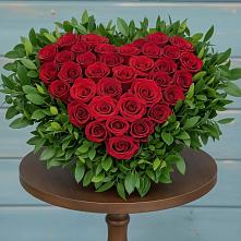 Цветочная композиция из Розы в виде сердца в Селенгинске