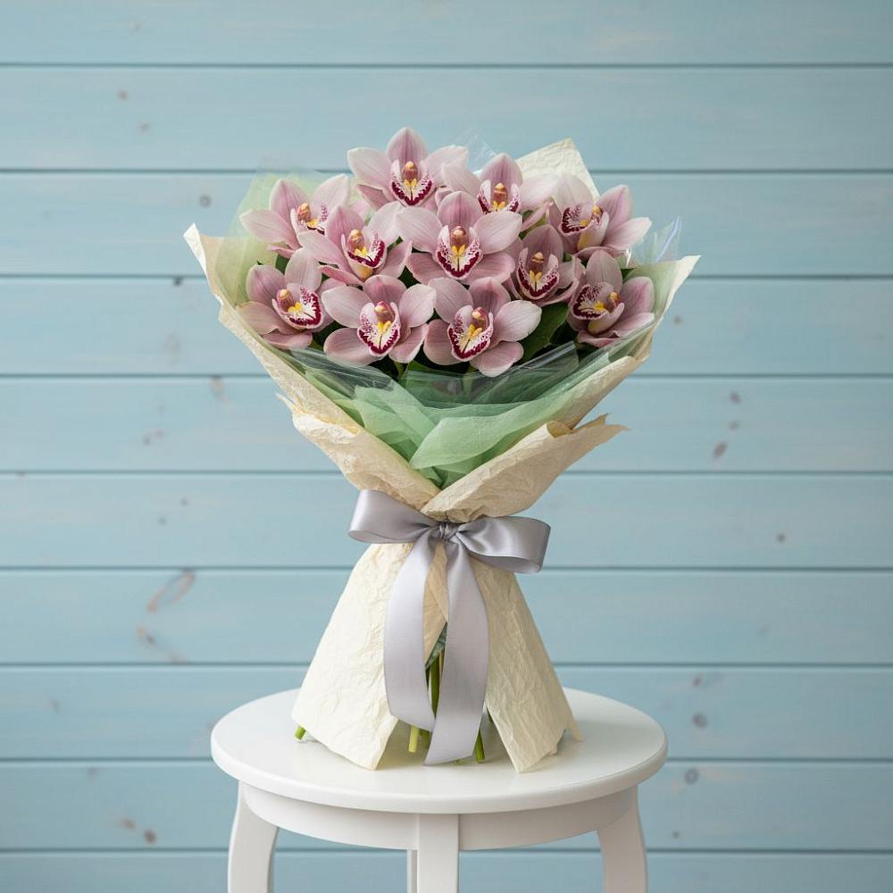 Букет цветов из: Орхидеи и Розы в Селенгинске