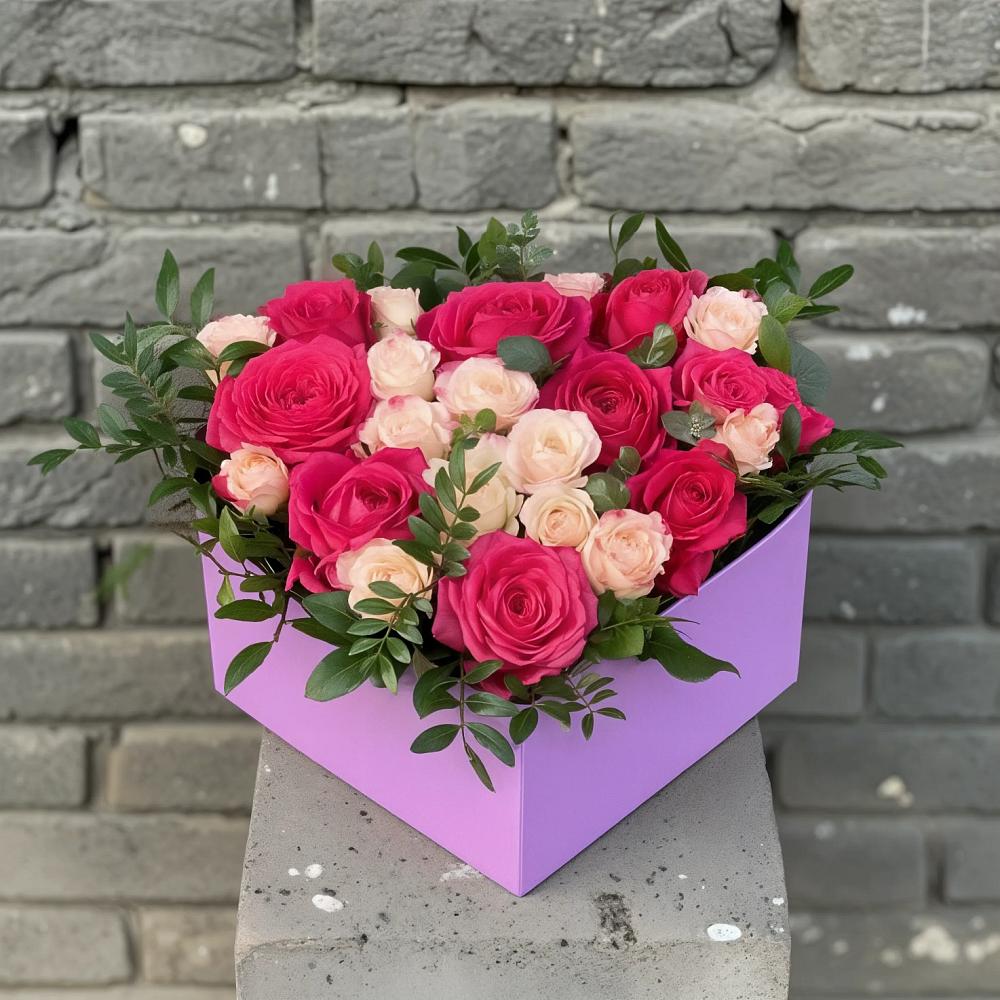 Цветочная композиция из Розы в коробке в Селенгинске