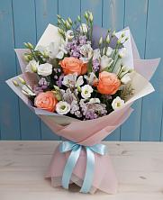 Букет цветов из:  Лизиантусы, Розы, Альстромерии и Гипсофила в Селенгинске