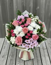 Букет цветов из:  Альстромерии, Гвоздики, Розы и Хризантемы в Селенгинске