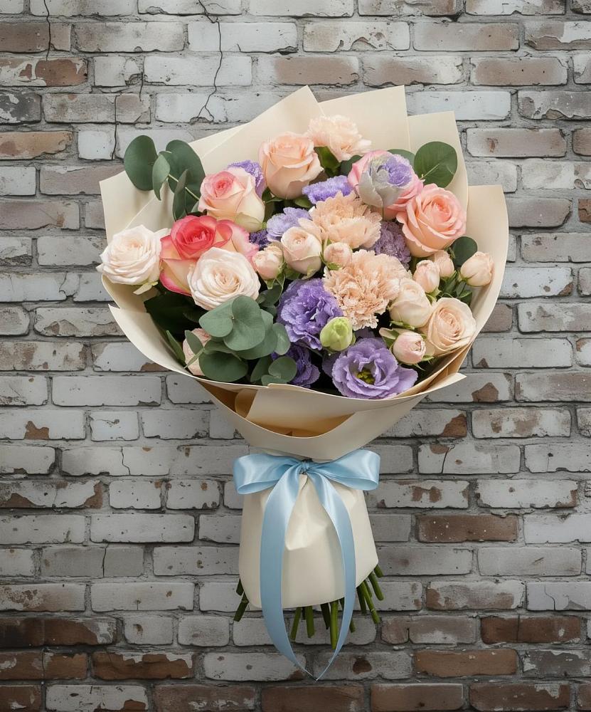 Букет цветов из: Розы, Лизиантусы и Гвоздики в Селенгинске