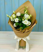 Букет цветов из:  Хризантемы и Лизиантусы в Селенгинске