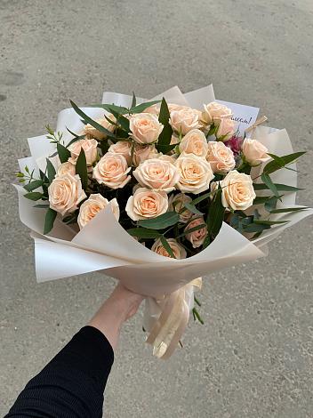 Букет Кремовые розы Латте в Селенгинске
