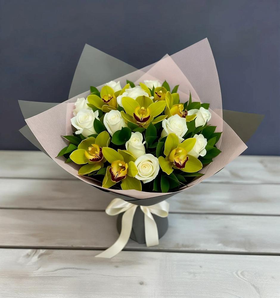 Букет цветов из: Орхидеи и Розы в Селенгинске