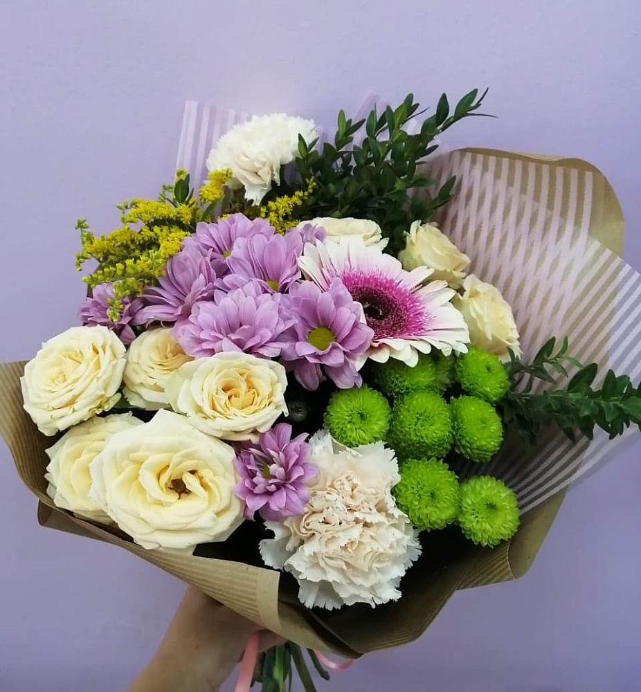 Букет цветов из: Хризантемы, Розы, Гвоздики и Герберы в Селенгинске