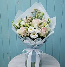 Букет цветов из:  Розы и Лизиантусы в Селенгинске