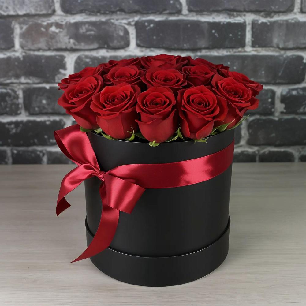 Цветочная композиция из Розы в шляпной коробке в Селенгинске