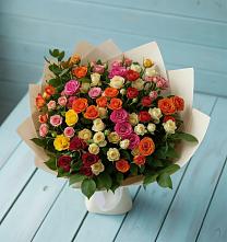 Букет Микс из разноцветных кустовых роз в Селенгинске