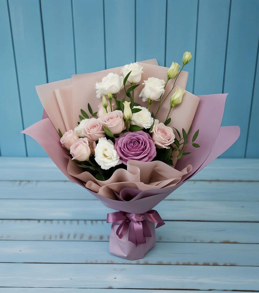 Букет цветов из: Розы и Лизиантусы в Селенгинске